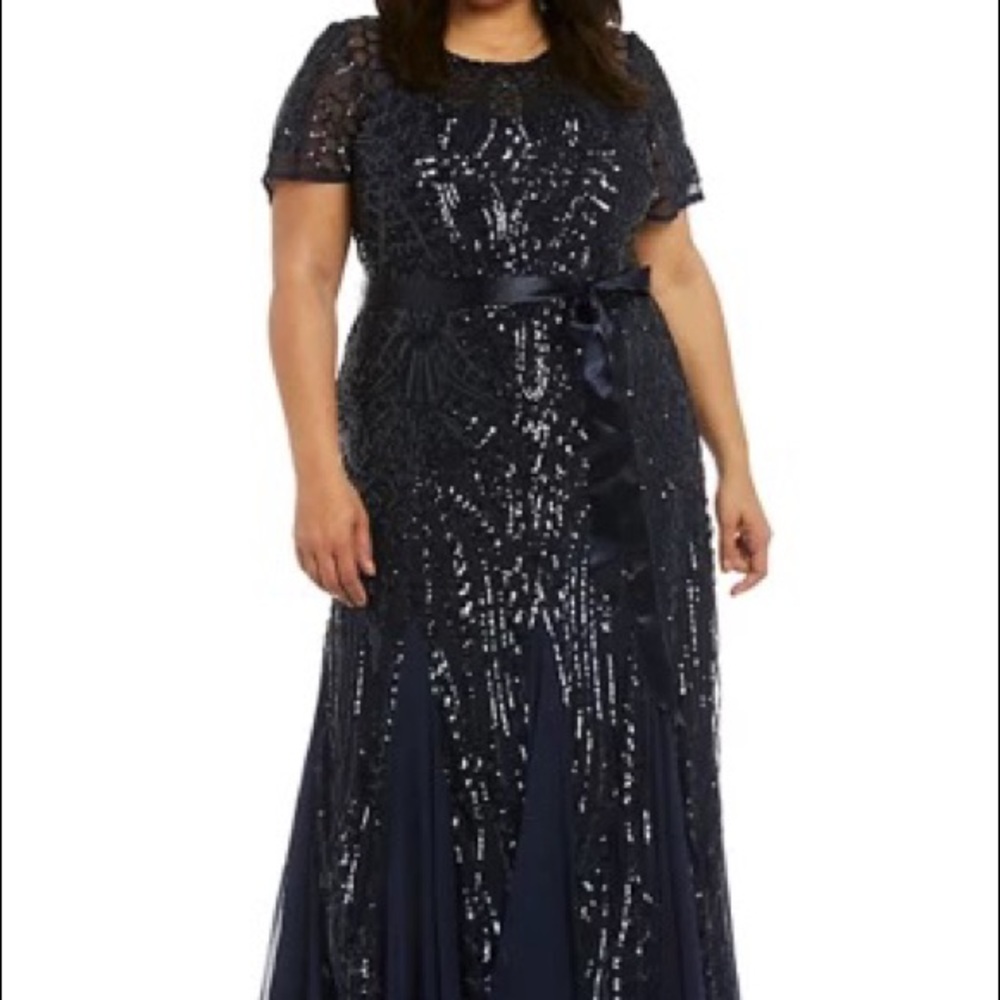 RM Richards
Plus Size Embellished Sequins Panel Godet Dress
